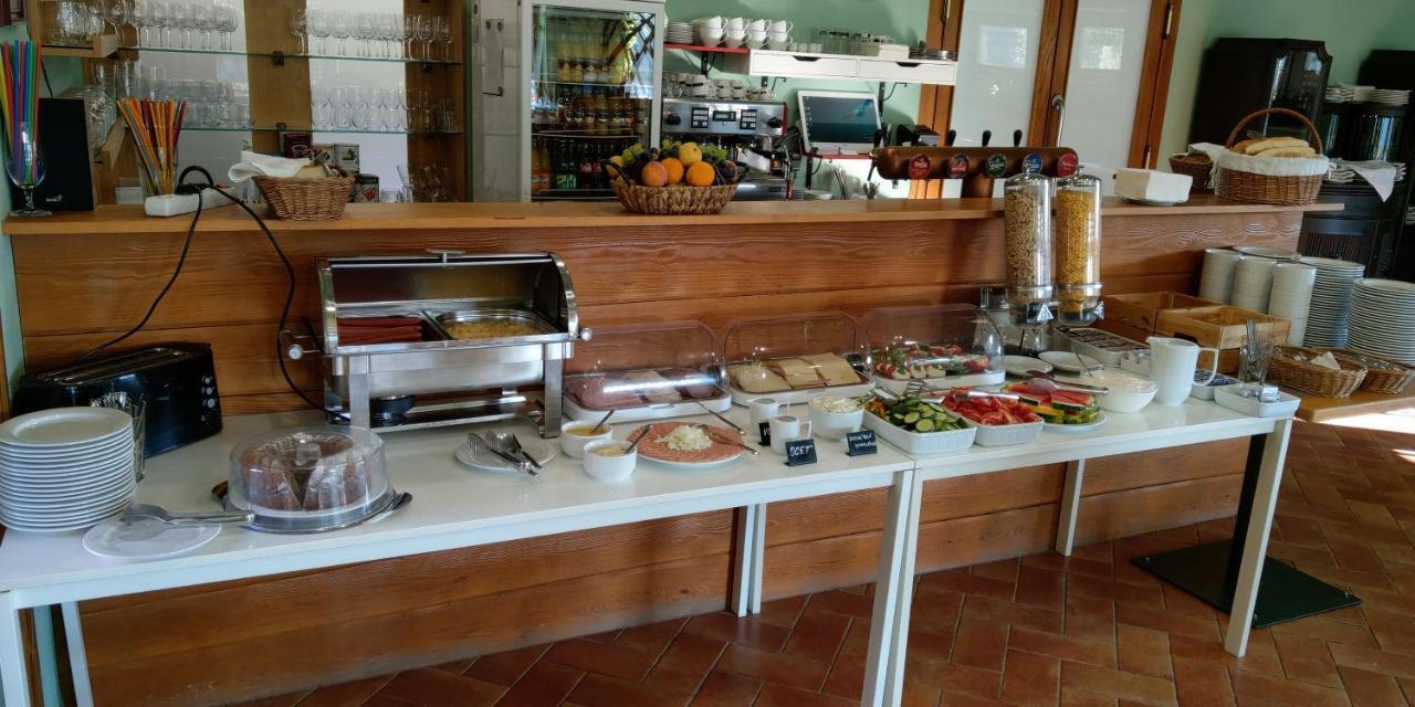 Hotel Anton 텔치 외부 사진