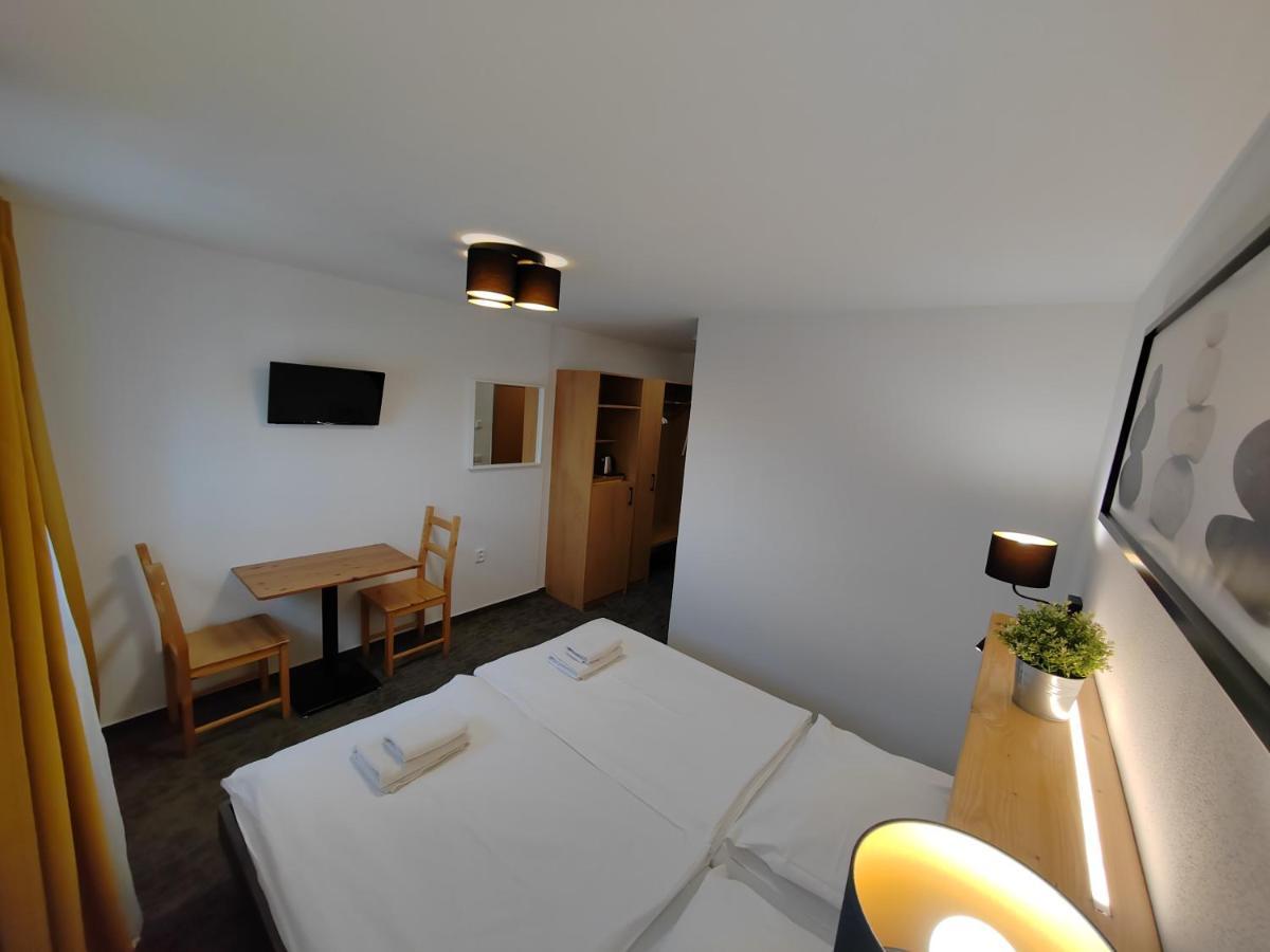Hotel Anton 텔치 외부 사진
