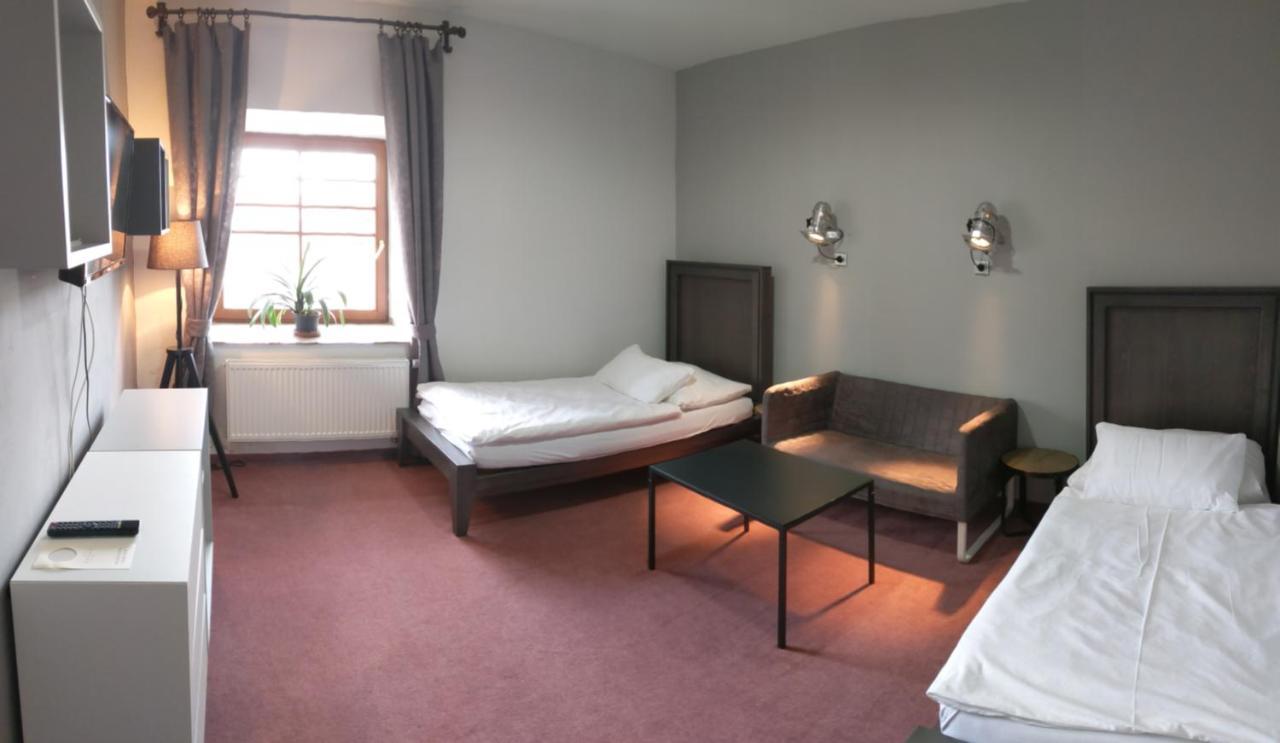Hotel Anton 텔치 외부 사진